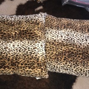 COPY - Cheetah Print 2 Pillow Set